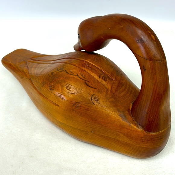 Vintage 1990 pair of artist signed Rob Young hand carved wooden Trumpet Swans - Picture 9 of 15